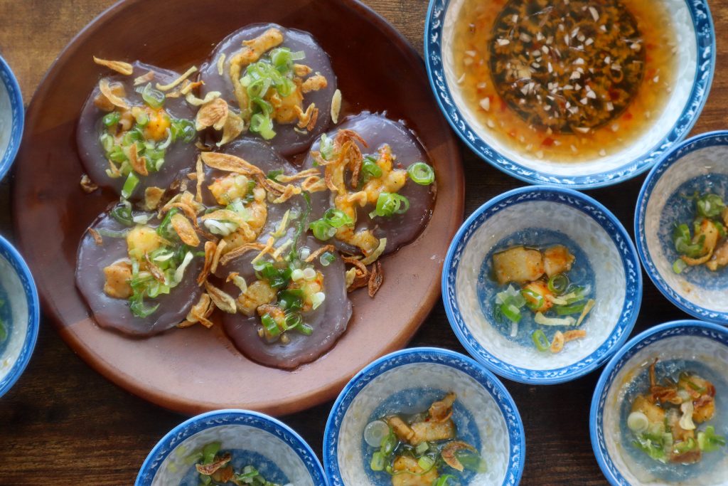 Vietnamese Steamed Tapioca Dumplings (Bánh Bột Lọc) - Vietnamese Food ...