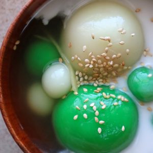 Jade & Ivory Glutinous Rice Dumplings in Ginger Syrup (Chè Trôi Nước Lục Bạch)
