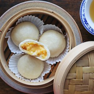 Nai Wong Bao (Chinese Steamed Custard Buns)